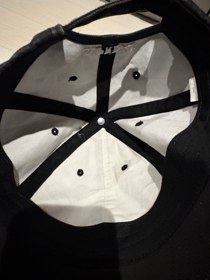 SUPREME 刺繍Sロゴ 黒キャップ