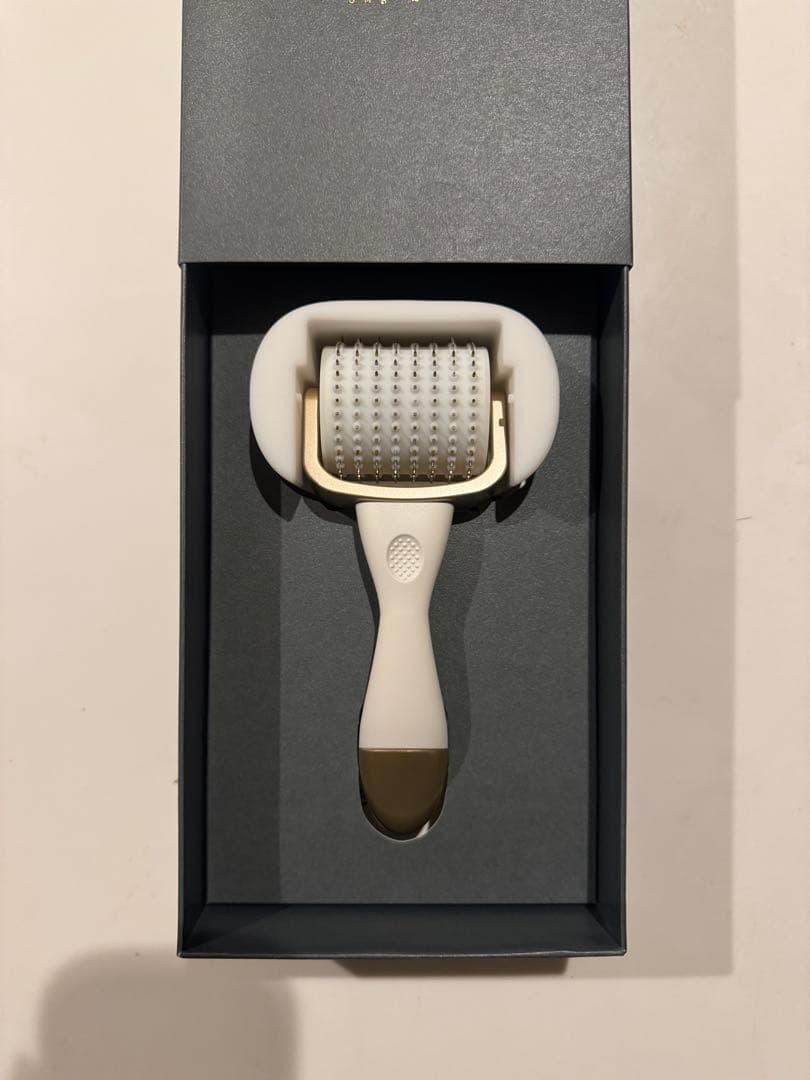 EKATO 美顔ローラー ホワイト/ゴールド