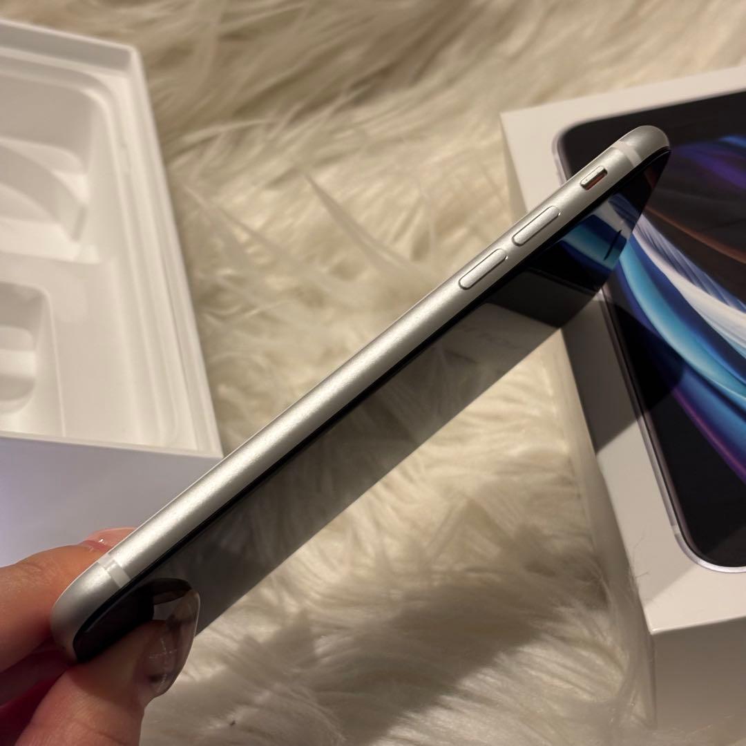 Apple iPhone SE (第2世代) ホワイト 64GB