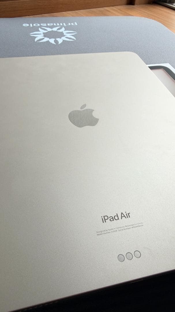 【美品】Apple iPad Air M2 13インチ 128GB スターライト