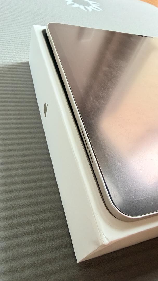 【美品】Apple iPad Air M2 13インチ 128GB スターライト