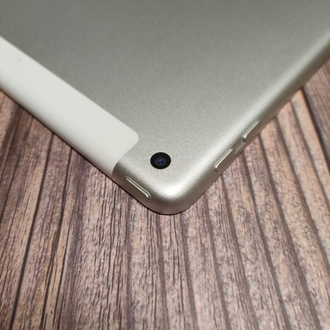 iPad 第6世代 32GB SIMフリー シルバー 美品