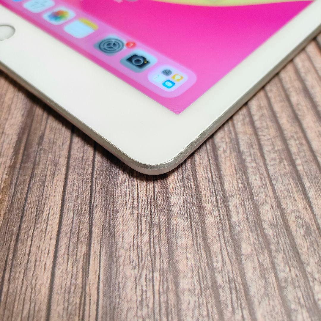 iPad 第6世代 32GB SIMフリー シルバー 美品