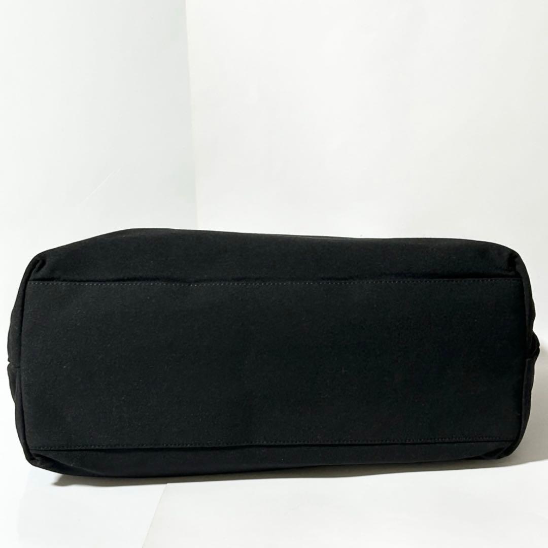 フェラガモ ヴァラチェーン ショルダーバッグ AU-21 8803 ナイロン