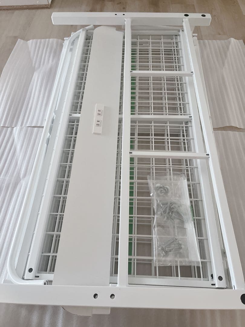 ニトリシングルベッドフレーム（ホワイト）ヘッドボードコンセント付き