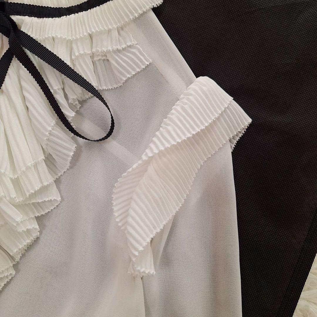 未使用級✨ソブ 2025SS ギャザーフリルデザインブラウス ボウタイ リボン