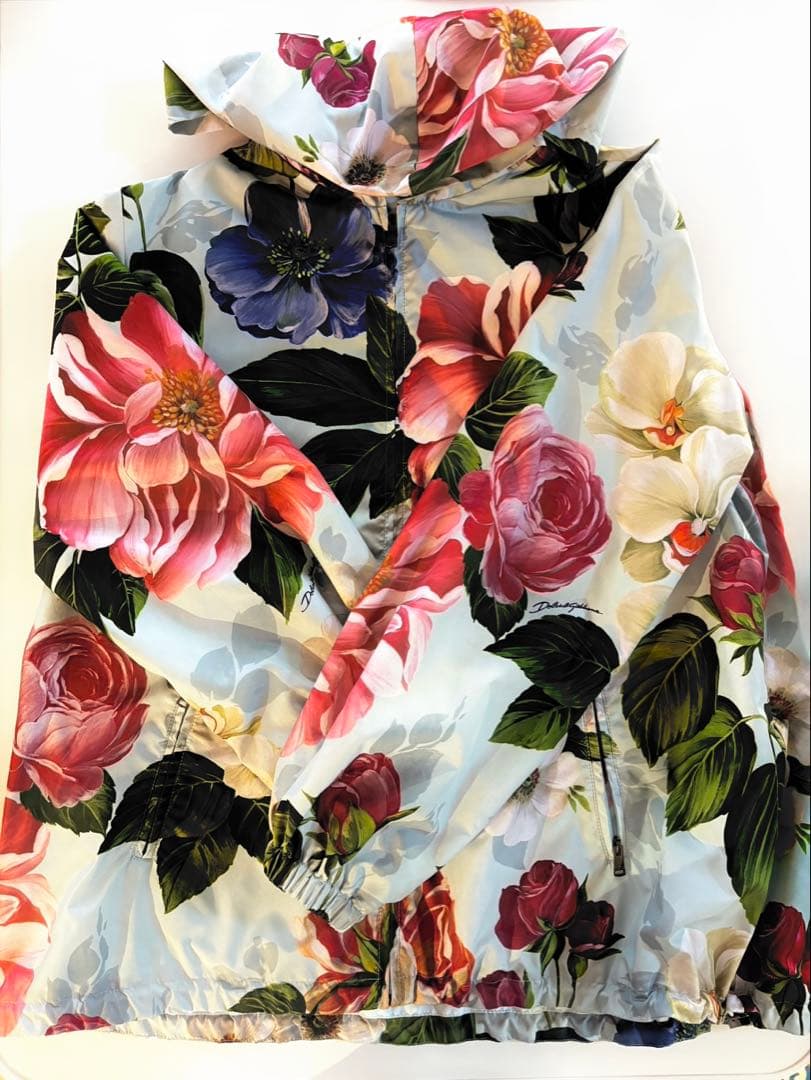 ドルチェアンドガッパーナチルドレン 花柄パーカー大人も着用可！