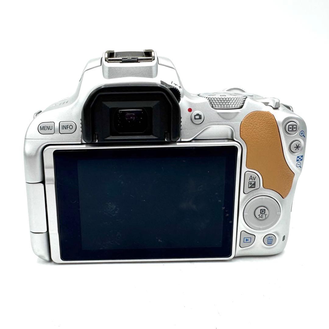 ❁Wi-Fi搭載！❁CANON EOS kiss x9 レンズキット シルバー