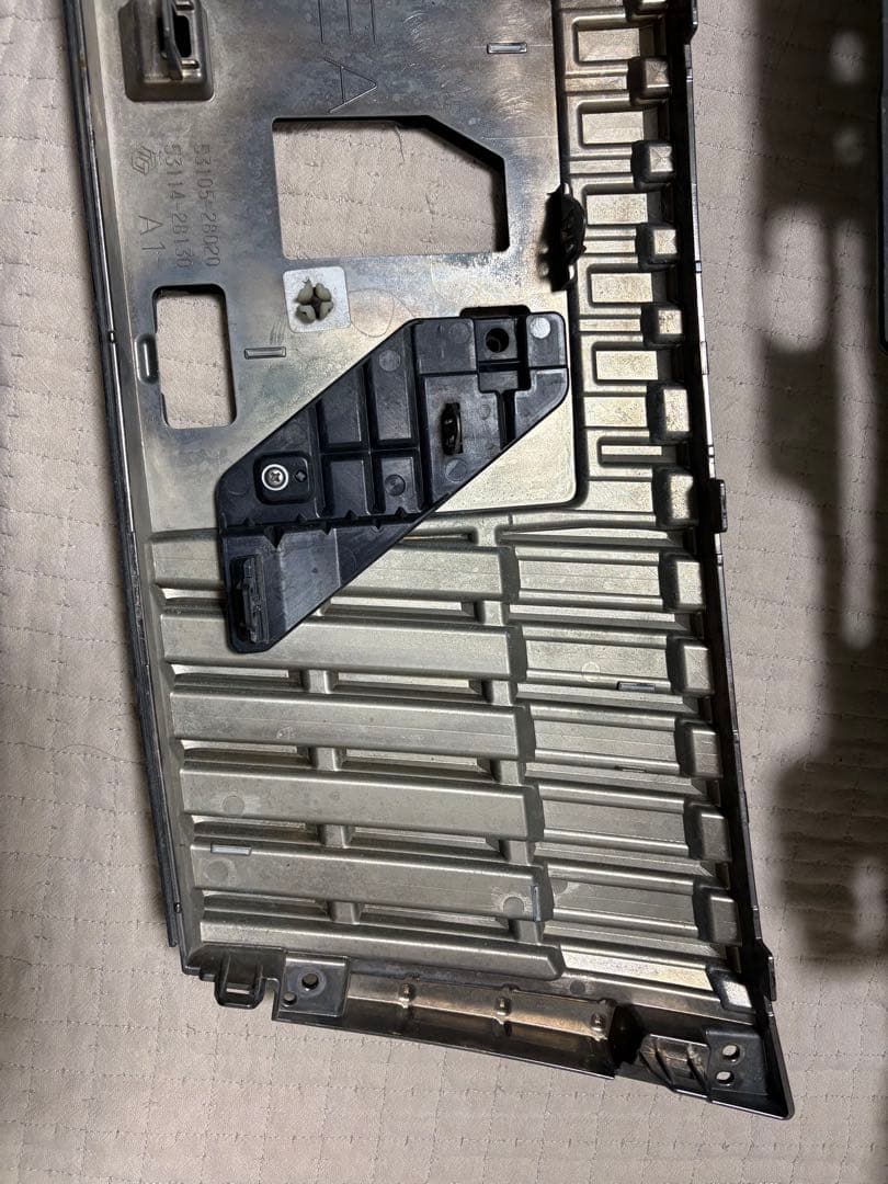 ZWR80G エスクァイア前期 TRDフロントグリル