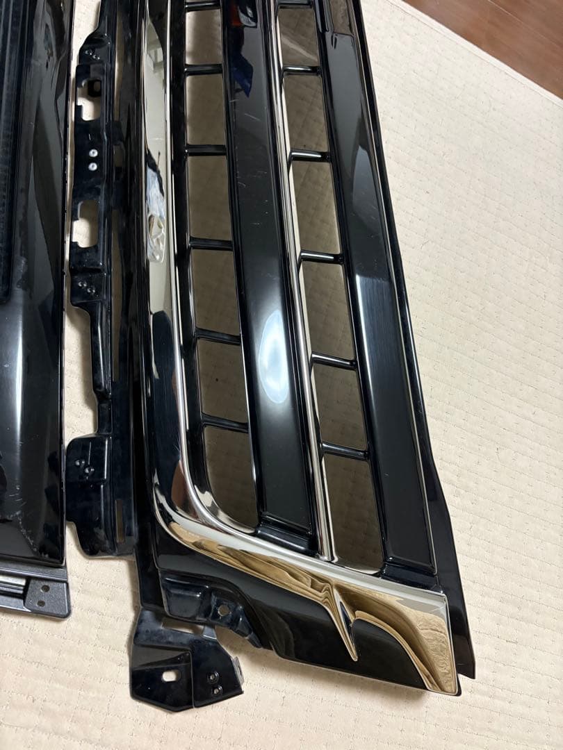 ZWR80G エスクァイア前期 TRDフロントグリル