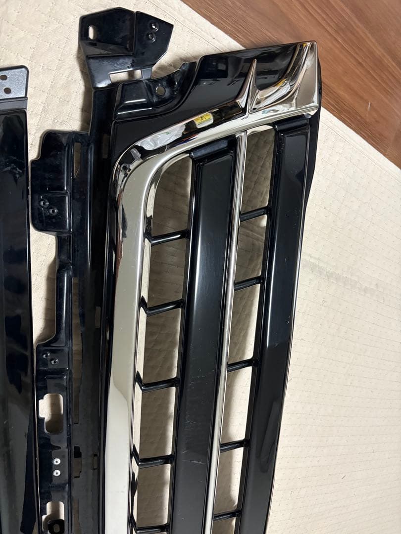 ZWR80G エスクァイア前期 TRDフロントグリル