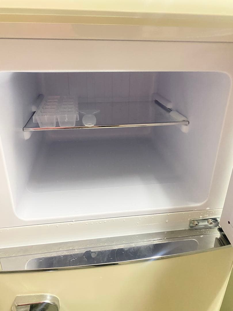 近隣地域限定　送料無料❗️ レトロ調　ノンフロン冷凍冷蔵庫