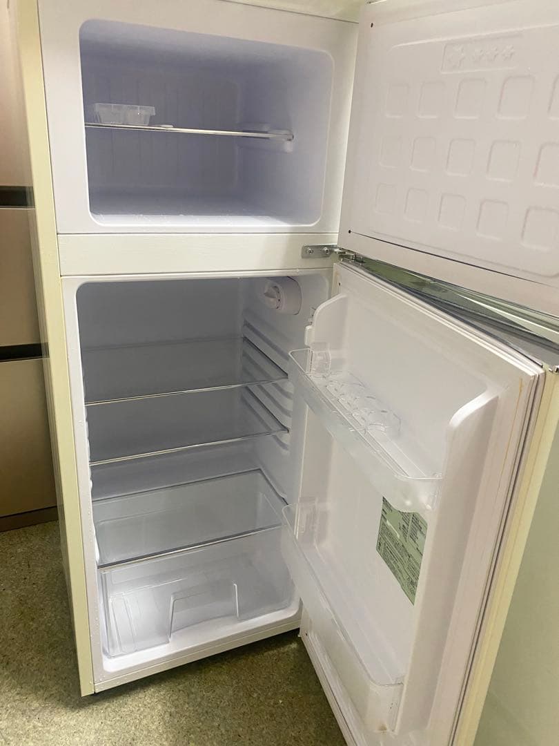 近隣地域限定　送料無料❗️ レトロ調　ノンフロン冷凍冷蔵庫