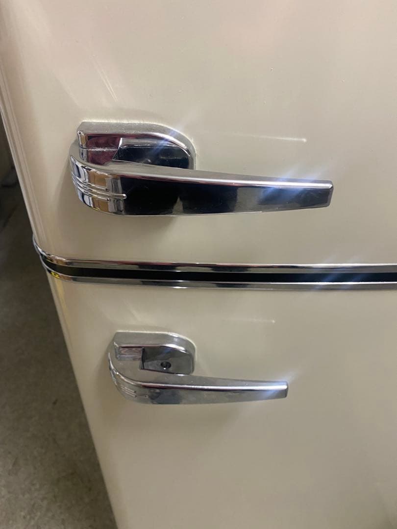 近隣地域限定　送料無料❗️ レトロ調　ノンフロン冷凍冷蔵庫