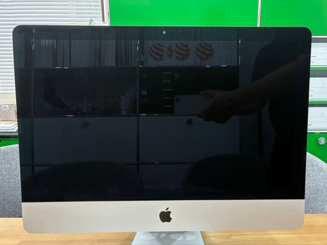 Apple iMac 21.5インチ 2015 Late i5 1.6GHz