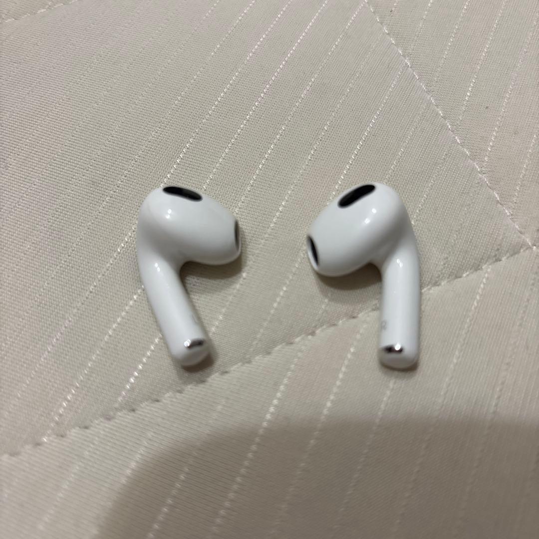 Apple AirPods 第3世代 Lightning充電ケース付き ホワイト