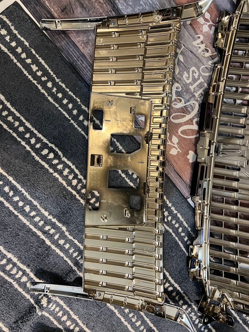 80系 エスクァイア 前期 純正 フロント グリル　　　　 [ 上下セット]