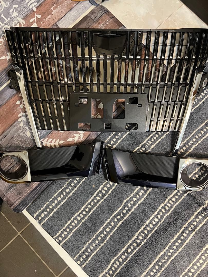 80系 エスクァイア 前期 純正 フロント グリル　　　　 [ 上下セット]