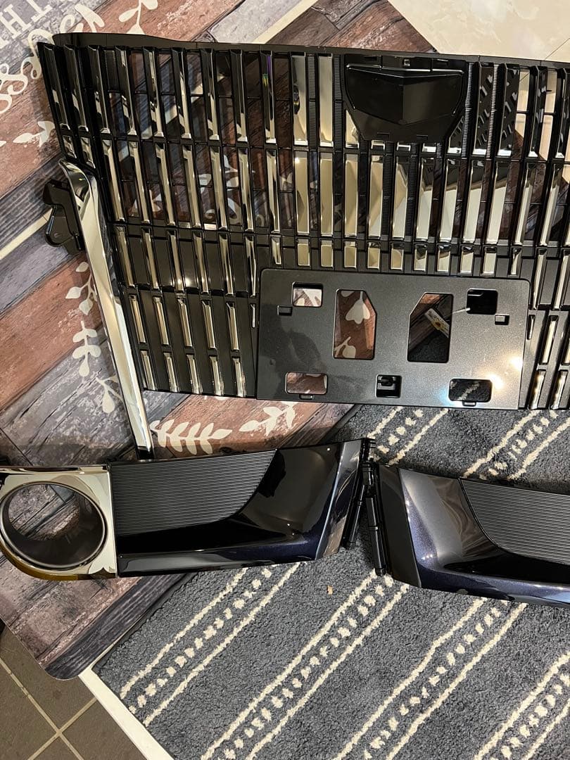 80系 エスクァイア 前期 純正 フロント グリル　　　　 [ 上下セット]