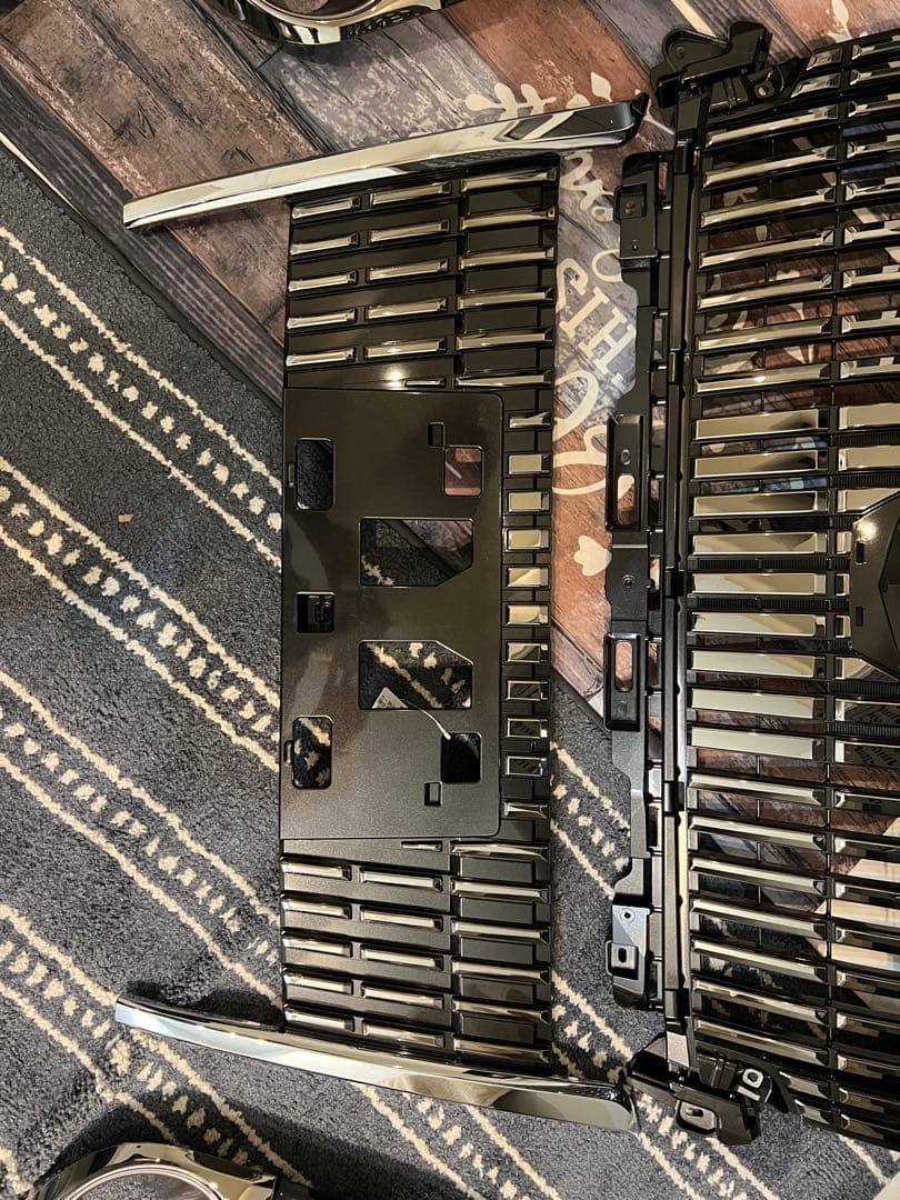 80系 エスクァイア 前期 純正 フロント グリル　　　　 [ 上下セット]