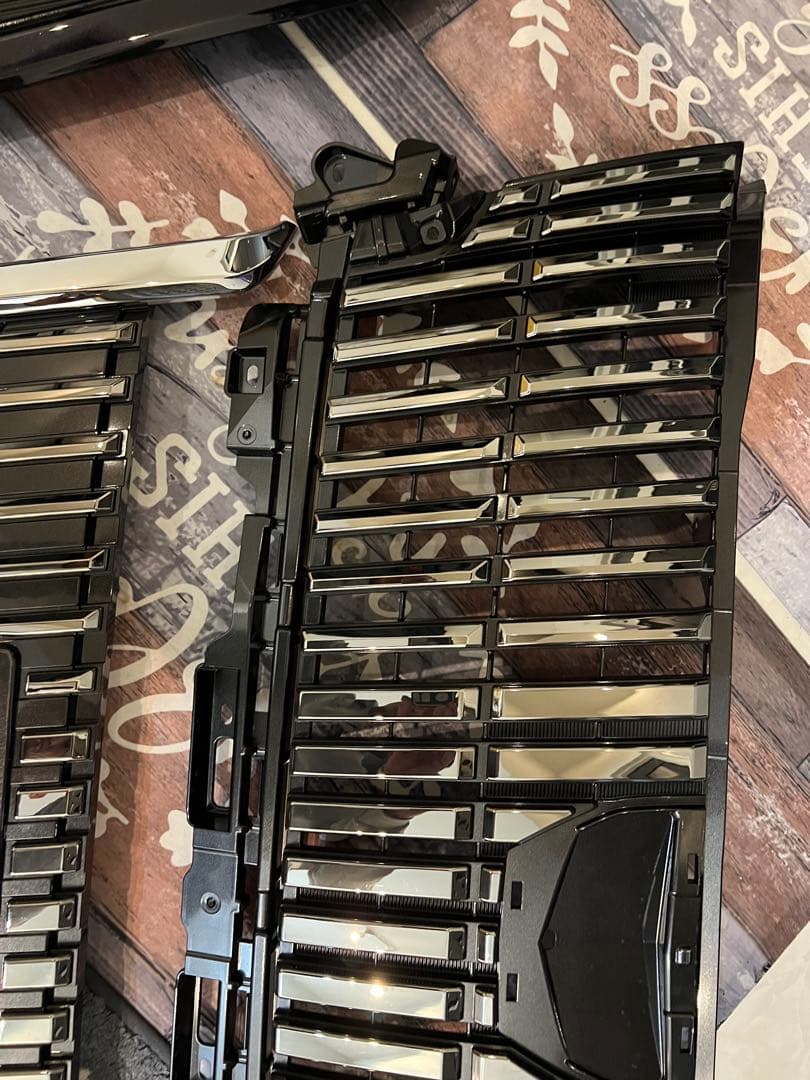 80系 エスクァイア 前期 純正 フロント グリル　　　　 [ 上下セット]