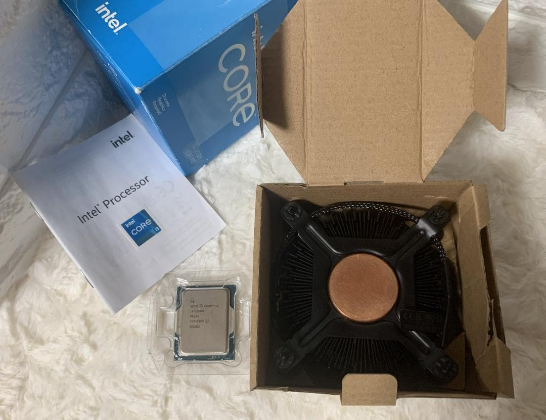 高性能 Intel Core i3-12100F 第12世代