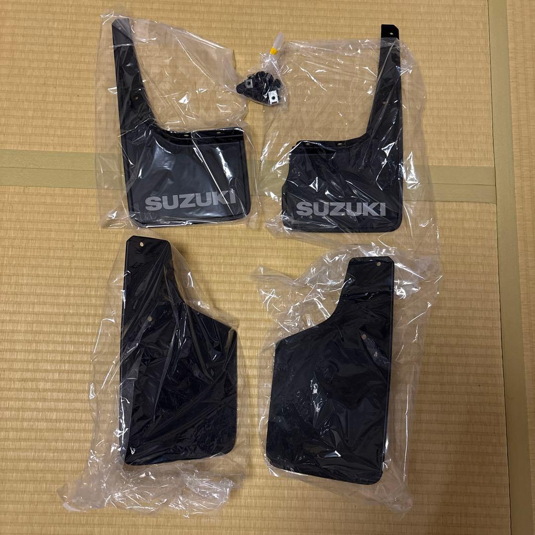 ジムニー（ＪＢ６４Ｗ）純正マッドフラップセット