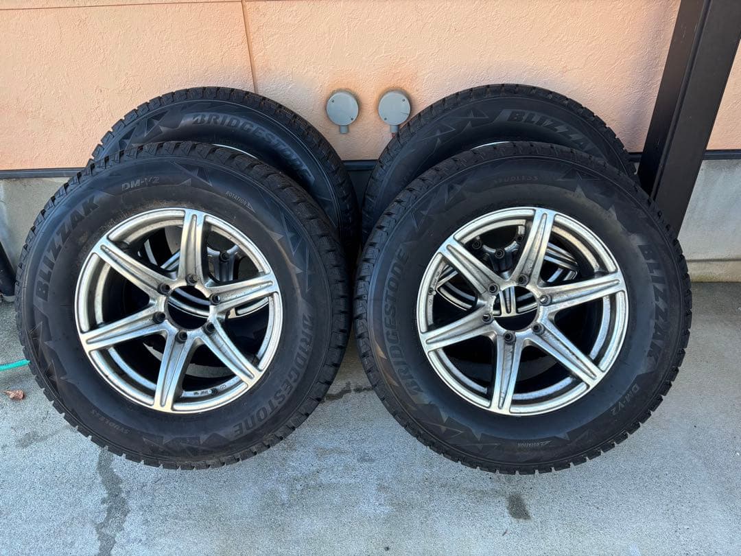 BLIZZAK DM-V2 タイヤセット 17インチ ホイール付き