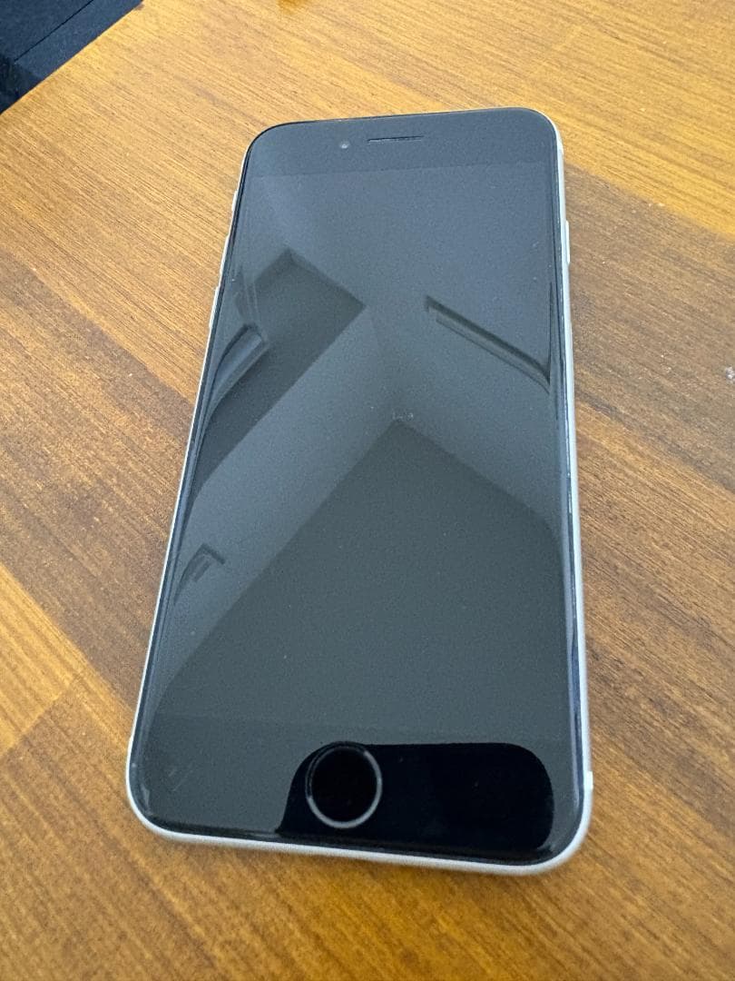 iPhoneSE 第２世代 128GB MXD12J/A