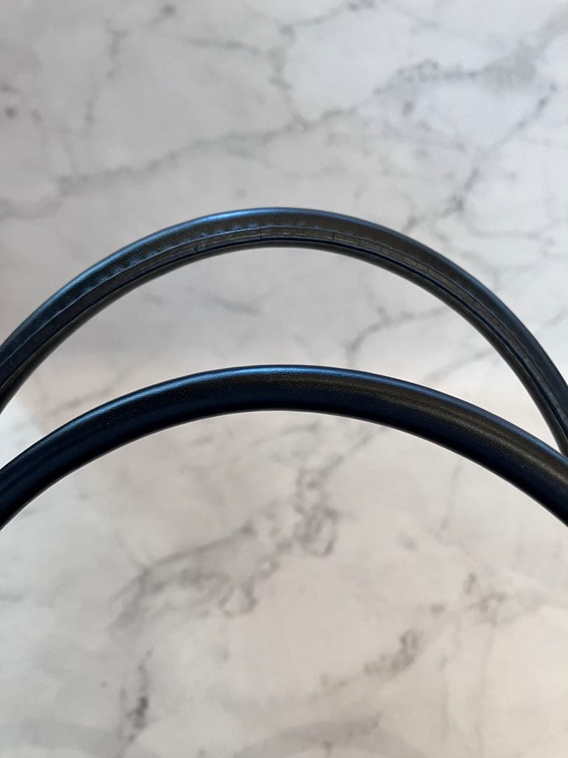 agnès b. アニエスべー レザートートバッグ　ブラックA 4 ・ＰＣ