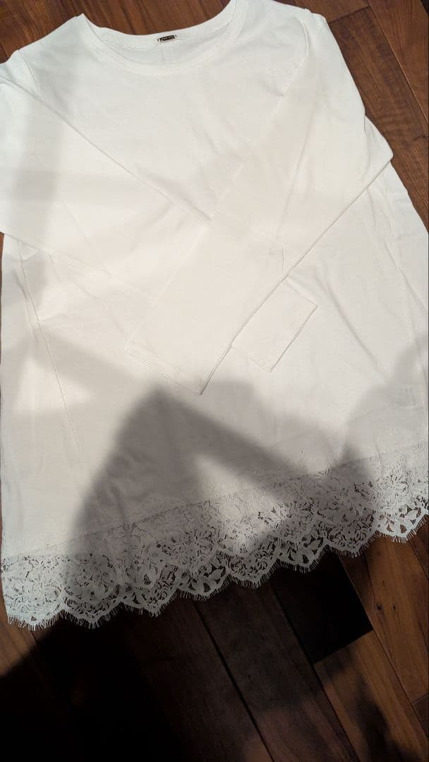 【値下げ】新品Arpege story裾レースロンＴ Mサイズ白