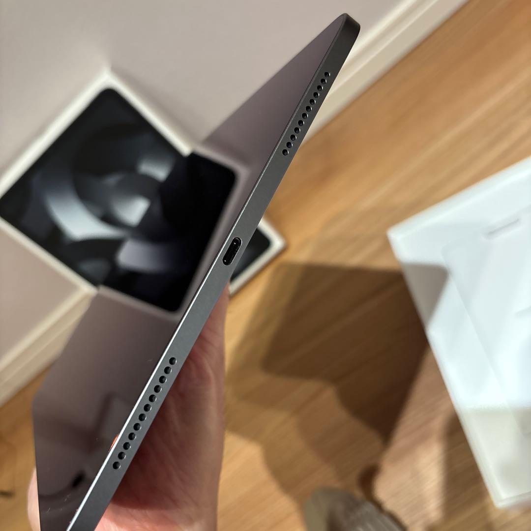iPad Air (第5世代) 64GB Wifiモデル　スペースグレー