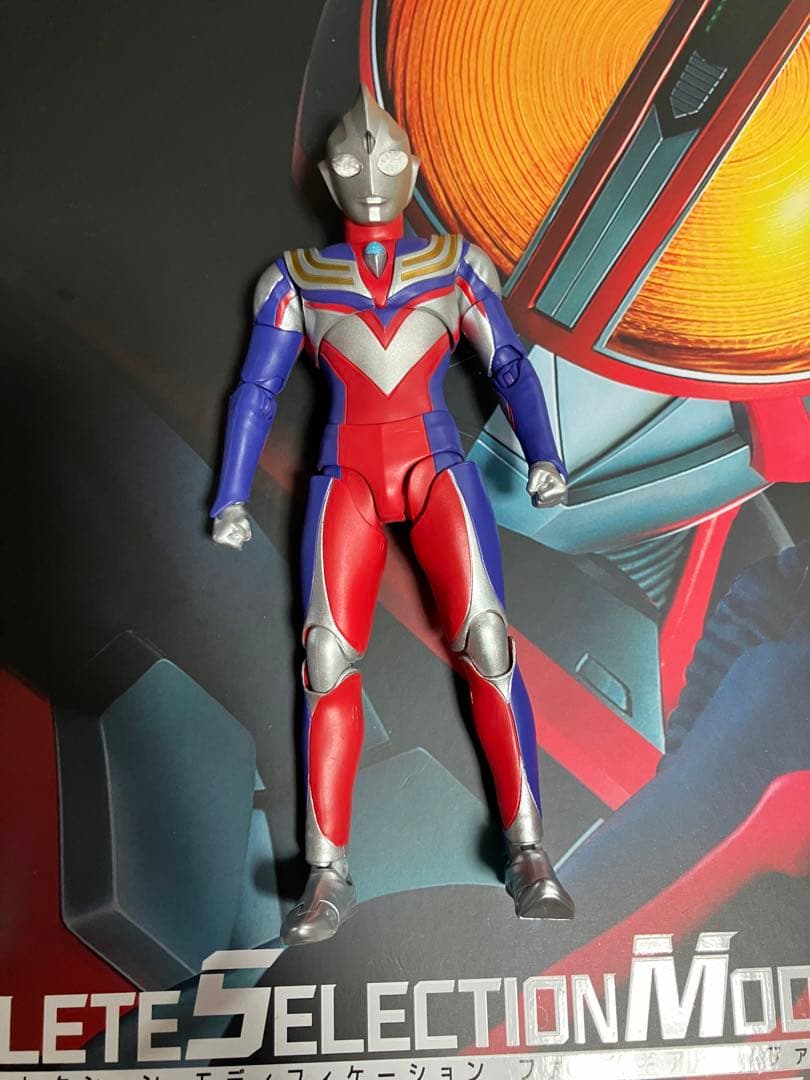 真骨彫　ウルトラマンティガ