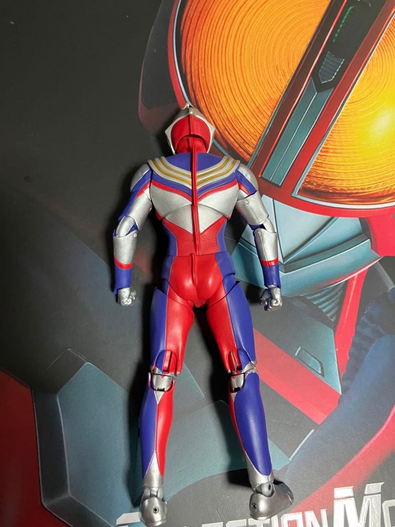 真骨彫　ウルトラマンティガ