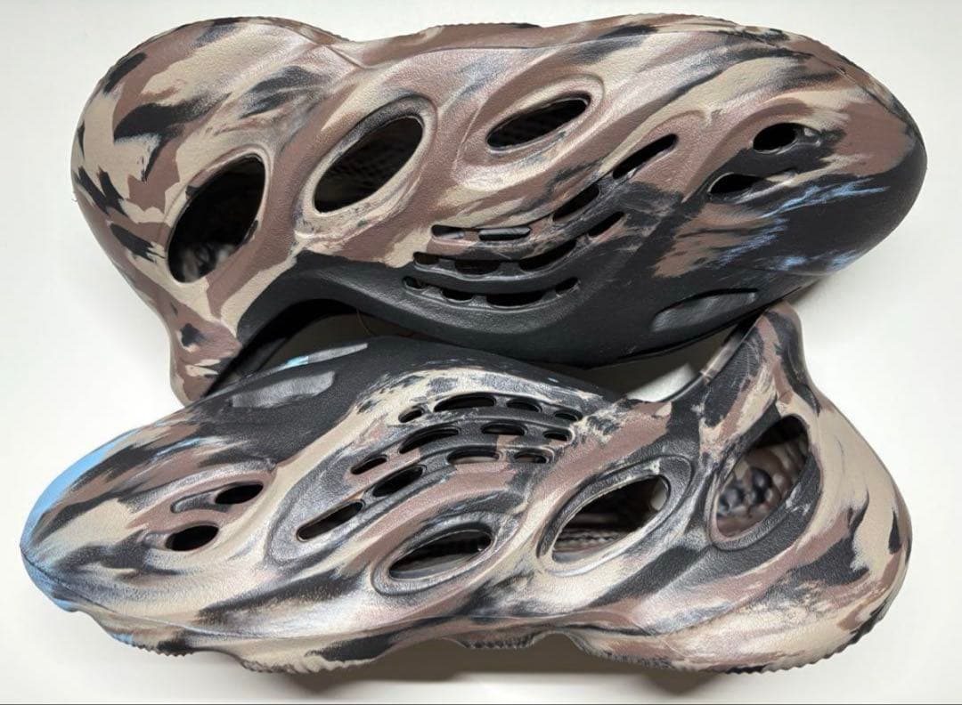 専用adidas YEEZY Foam Runner 26.5