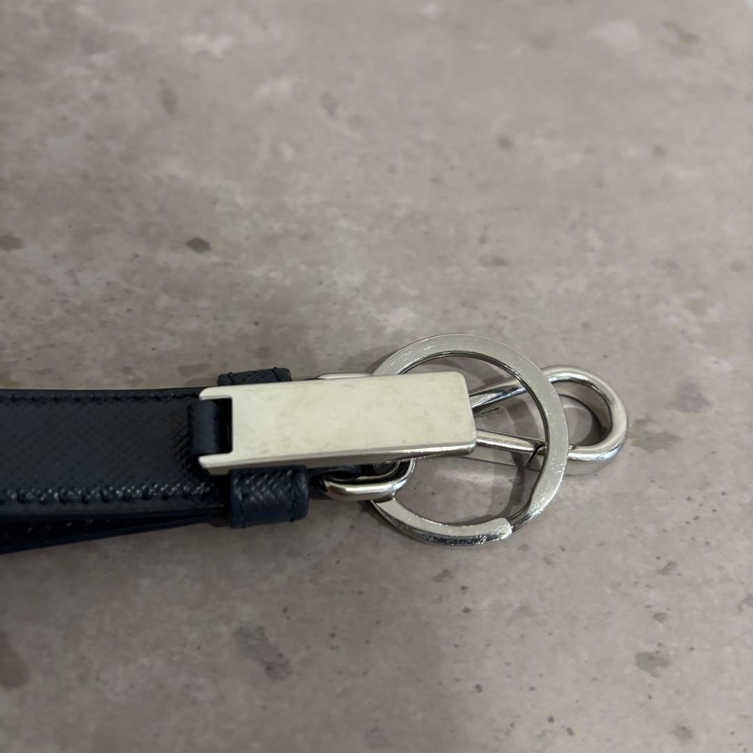 やんぬPRADA キーリング　ネイビー