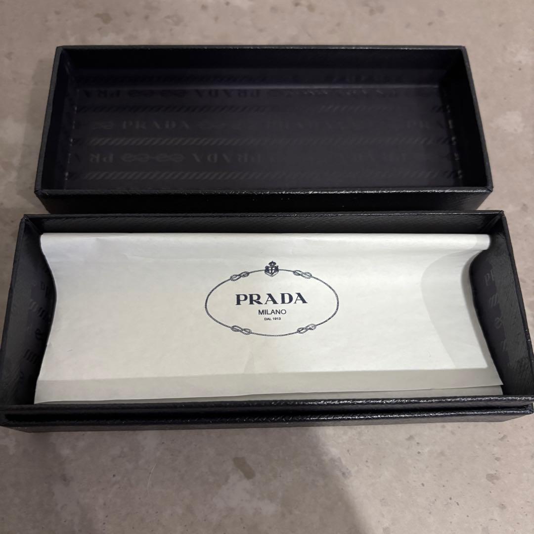 やんぬPRADA キーリング　ネイビー