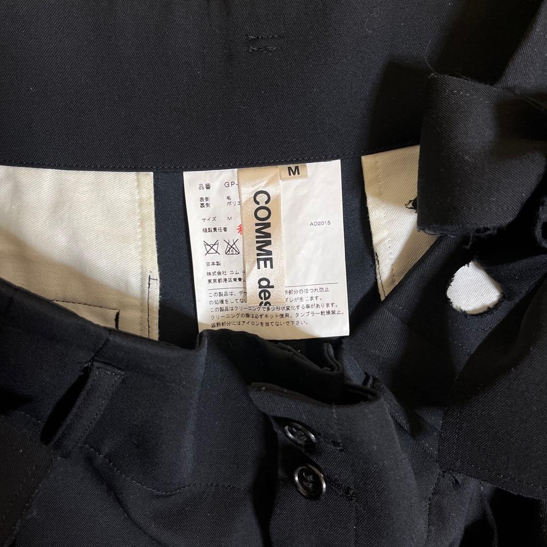 リボン付き黒ショートパンツ