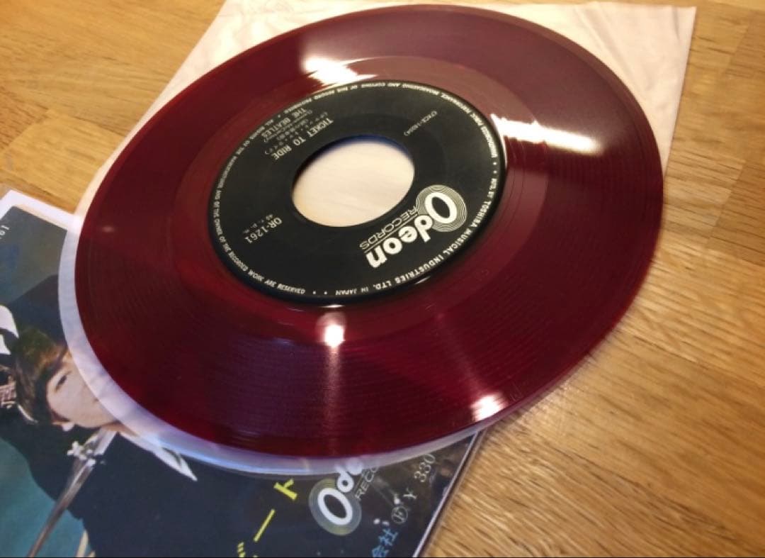 オデオン　オリジナル赤盤は　難関稀少タイトル　経年良好赤盤　涙の乗車券