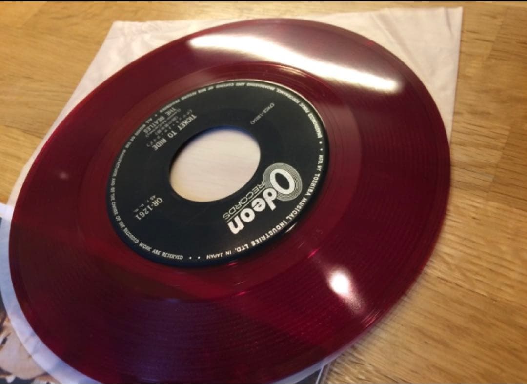 オデオン　オリジナル赤盤は　難関稀少タイトル　経年良好赤盤　涙の乗車券