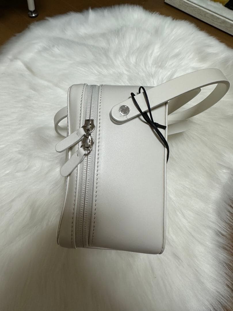 AURALEE ホワイト ショルダーバッグ