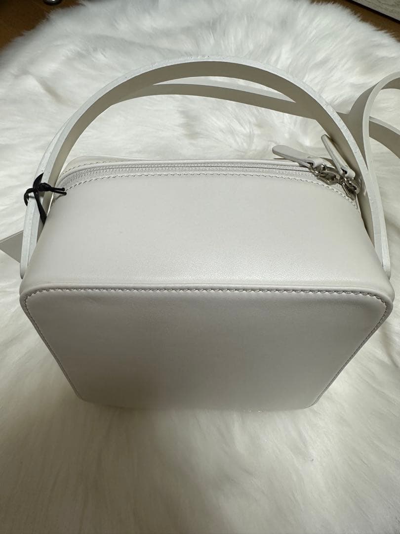 AURALEE ホワイト ショルダーバッグ