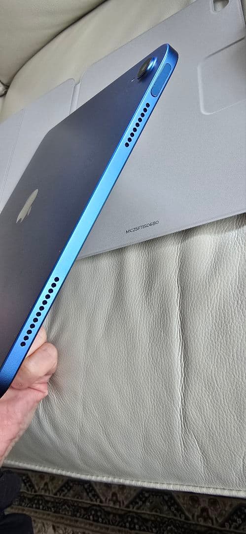 特価　ipad 第10世代　64GB　超美品　付属品多数