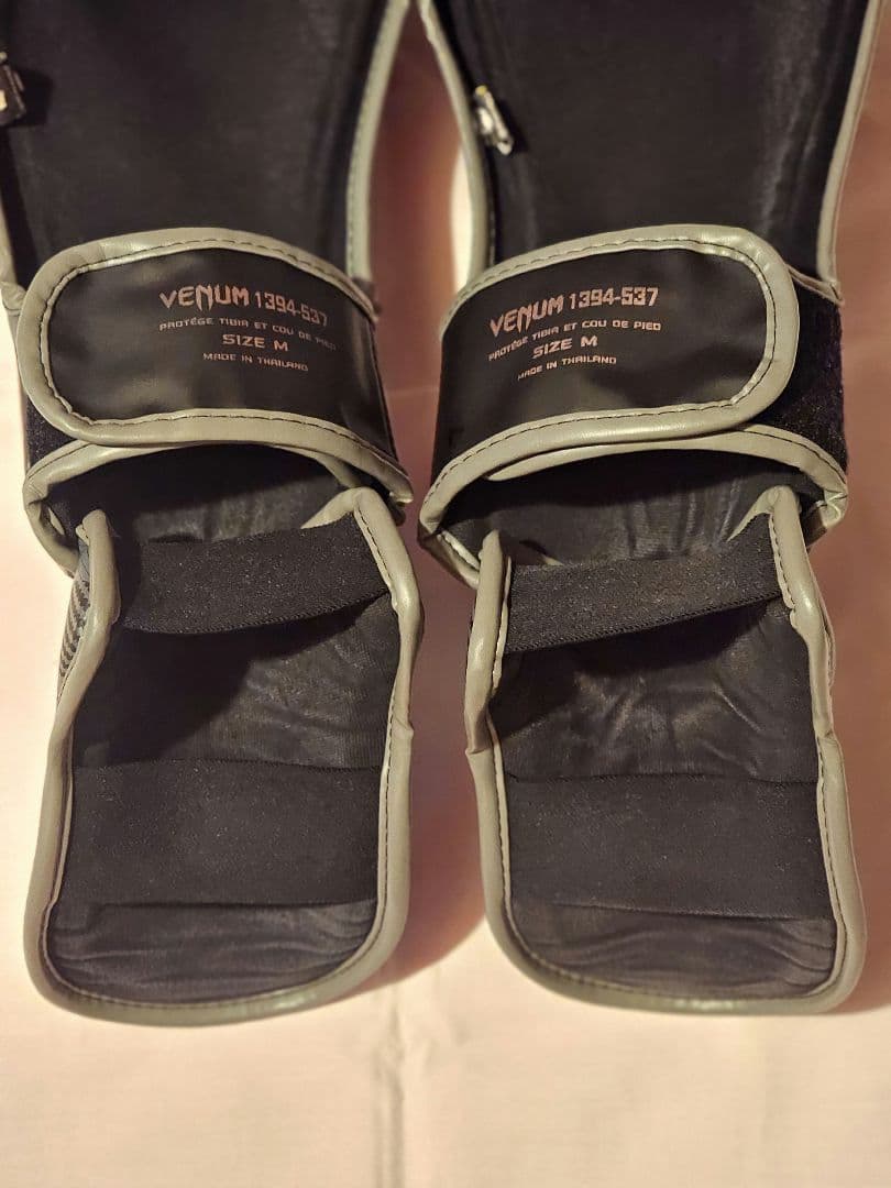 ろひもと　Venum（ヴェナム)　レガース　Mサイズ