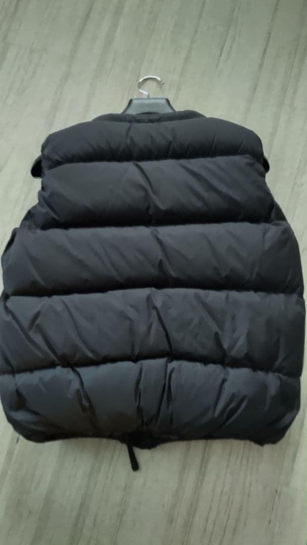 デュべティカ、DUVETICA ダウンベスト48サイズ(1日限定価格)