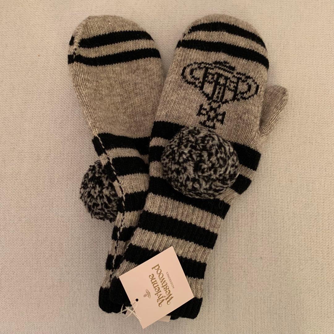 ヴィヴィアンウエストウッド ポンポン付きニット手袋