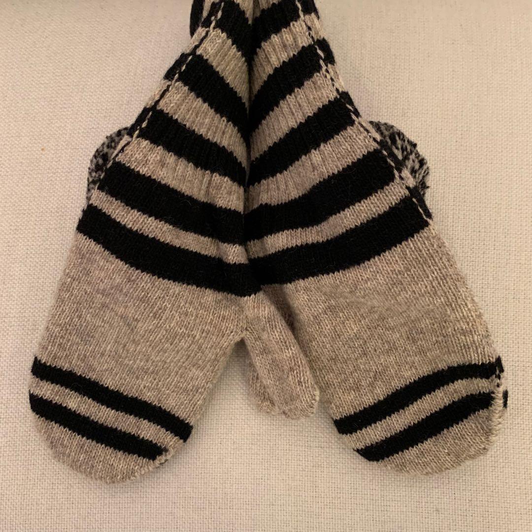 ヴィヴィアンウエストウッド ポンポン付きニット手袋