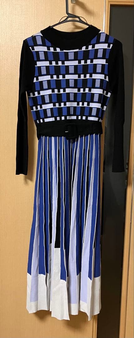 【クリーニング済み】 ジオメトリックプリーツニットワンピース 38