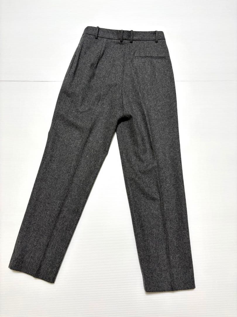 【デプレ トゥモローランド】ウール　フラノ　タック　テーパード　パンツ　グレー