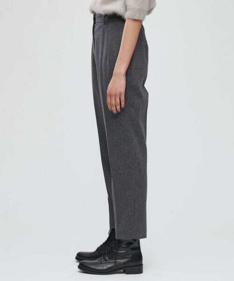 【デプレ トゥモローランド】ウール　フラノ　タック　テーパード　パンツ　グレー